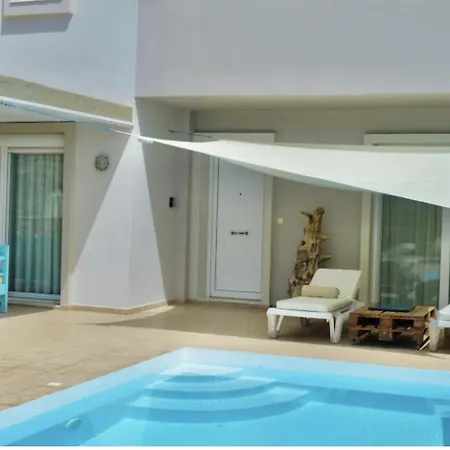 Kallisto, Blue Line Villa *