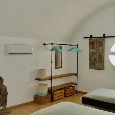 Villa Kallisto, Blue Line